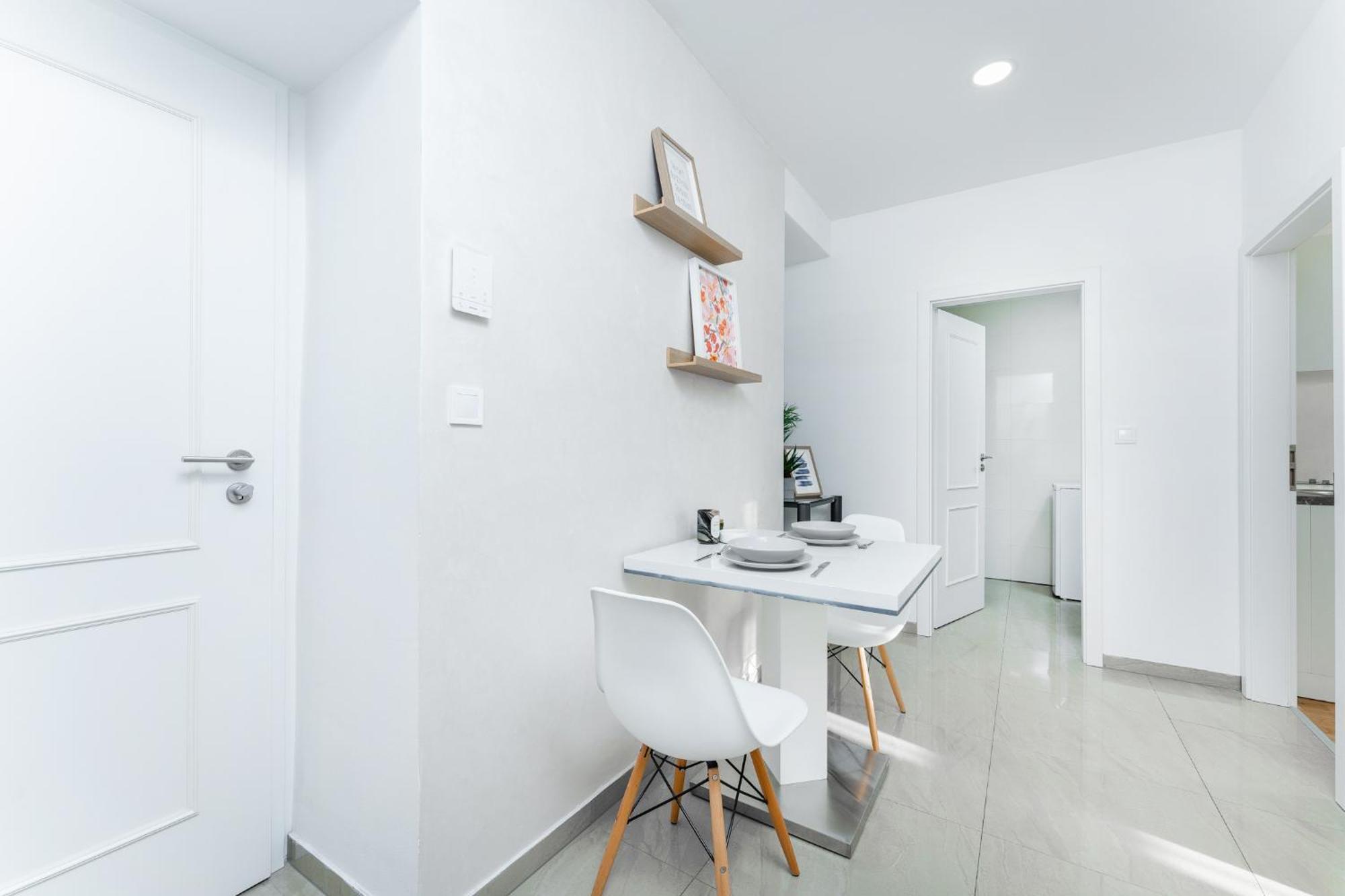 Sunny One Bedroom By Rentero Praha